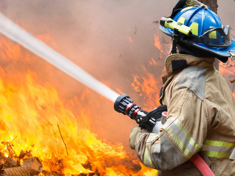 Firefighter fighting Washington wildfires
